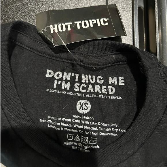 HOT TOPIC NWT "Dont Hug Me Im Scared" Graphic Tee Size XS - Picture 4 of 4